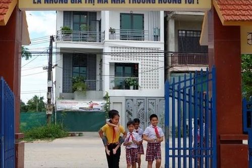 'Con nguyện làm đôi chân của bạn đến mãi sau này'
