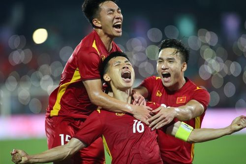 Thắng sát nút Myanmar, U23 Việt Nam đặt một chân vào bán kết