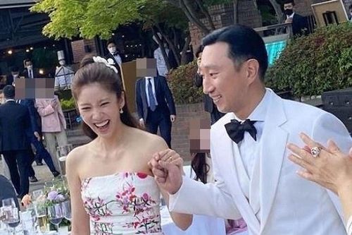 Chủ nhân hit 'Gangnam Style' biểu diễn trong hôn lễ Son Dam Bi