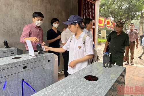Ra mắt hệ thống vé điện tử tại Khu di tích Văn Miếu - Quốc Tử Giám
