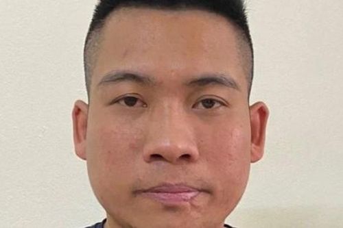 Khởi tố nam tài xế lấy điện thoại của 2 du khách Nga