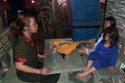TP HCM: Giải cứu ba mẹ con mắc kẹt trong vụ hỏa hoạn