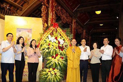 Trưởng Ban Dân vận Trung ương chúc mừng Đại lễ Phật đản tại Bắc Ninh