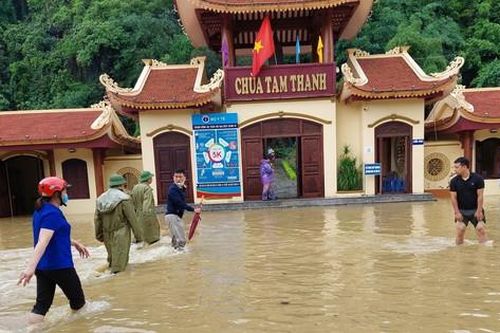 Thủ tướng gửi lời thăm hỏi, yêu cầu hỗ trợ các gia đình bị thiệt hại do mưa lũ