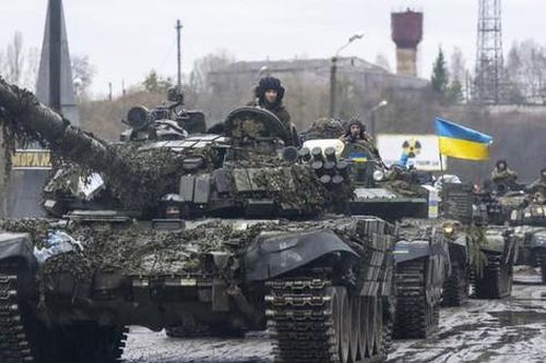 Anh thu mua vũ khí Liên Xô để chuyển đến Ukraine