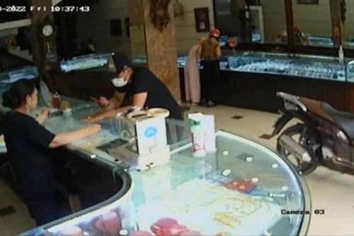 Truy bắt đối tượng cướp tiệm vàng ở Bắc Giang