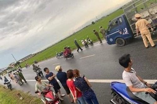 Giây phút kinh hoàng 3 người bị sét đánh tử vong khi đi làm về
