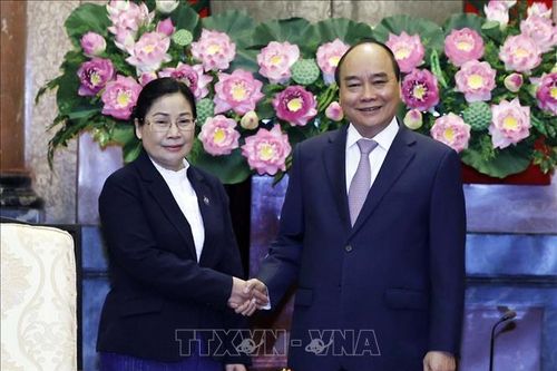 Chủ tịch nước Nguyễn Xuân Phúc tiếp Chánh án TAND tối cao Lào