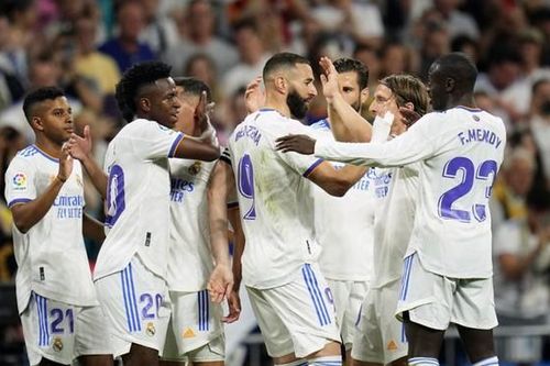 Vinicius và Benzema ghi dấu ấn, Real buộc Levante rớt hạng