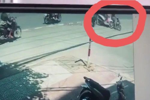 Vượt đèn đỏ gây tai nạn rồi bỏ mặc hai mẹ con bỏ chạy