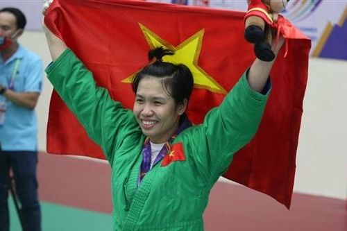 Thể thao Việt Nam nhận 'cơn mưa vàng' ngày 13/5