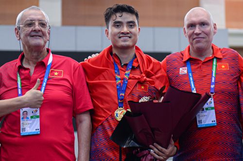 'Độc cô cầu bại' Vũ Thành An rực sáng bầu trời kiếm thuật Đông Nam Á