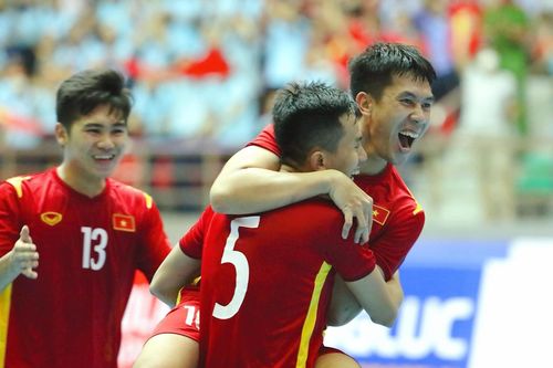 Vùi dập Malaysia 7-1, futsal Việt Nam tiến gần hơn tấm HCV SEA Games 31