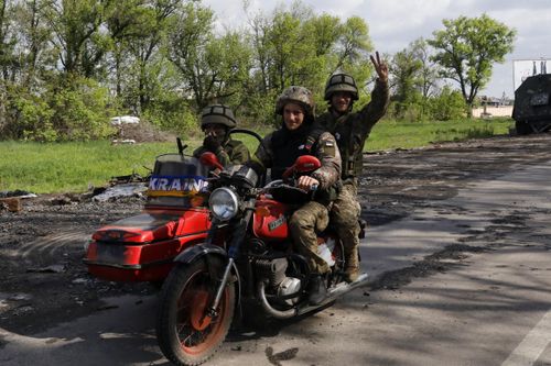 Tổng thống Zelensky tuyên bố Ukraine đã giành lại hơn 1.000 khu dân cư