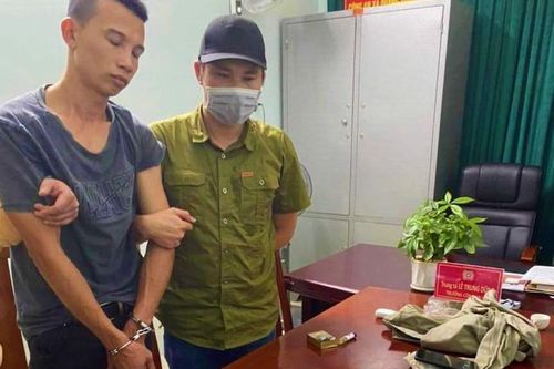 Quảng Bình bắt đối tượng vận chuyển, mua bán ma túy và tàng trữ súng