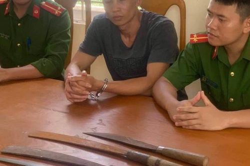 Bị bắt vì tàng trữ gần 4.000 viên ma túy, khám nhà thu giữ thêm ra súng đạn, dao kiếm