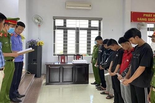 Quảng Bình: Khởi tố 2 nhóm 'giang hồ làng' hỗn chiến gây náo loạn vùng quê
