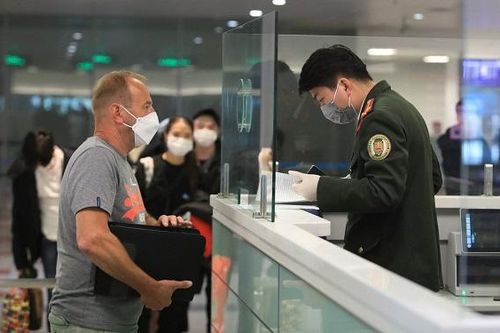 Từ 15/5, người nhập cảnh vào Việt Nam không phải xét nghiệm COVID-19