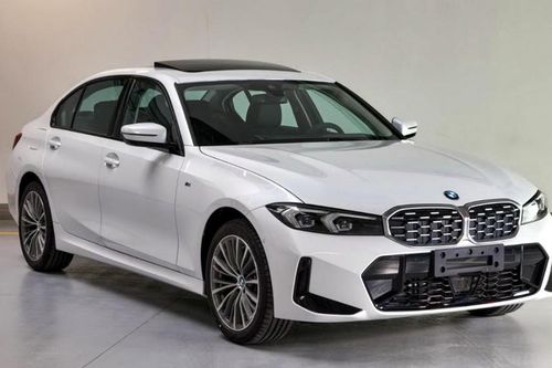 BMW 3-Series 2023 lộ diện, sẵn sàng quyết chiến với Mercedes-Benz C-Class