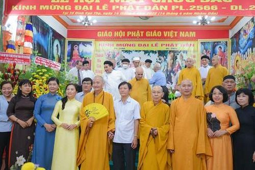 Lễ họp mặt chức sắc nhân Đại lễ Phật đản của Phật giáo quận 1
