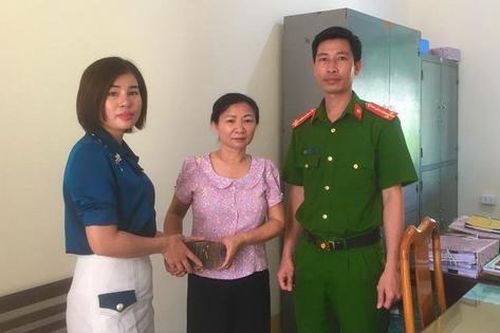 Trả lại hơn 160 triệu đồng cho người chuyển nhầm vào tài khoản