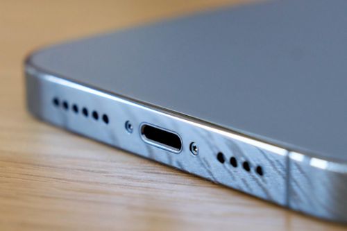 Apple thử bỏ cổng Lightning trên iPhone