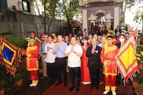 Dâng hương tưởng niệm 594 năm ngày Vua Lê Thái Tổ đăng quang