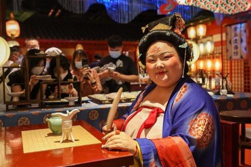 Cô nàng nặng 100kg gây 'bão mạng' khi hóa thân thành Dương Quý Phi