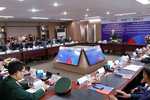 Chủ tịch Quốc hội thăm 'sứ giả' gìn giữ, phát triển quan hệ đặc biệt Việt – Lào