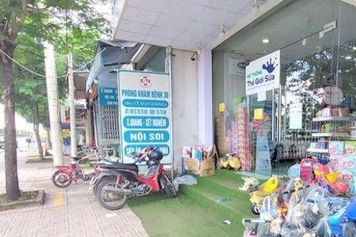 Để 300 triệu trong cốp xe máy, tạt vào mua sữa...2 phút 'bốc hơi'