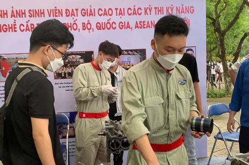 Chuyên gia giúp thí sinh chọn ngành khoa học cơ bản phù hợp với xu thế 4.0
