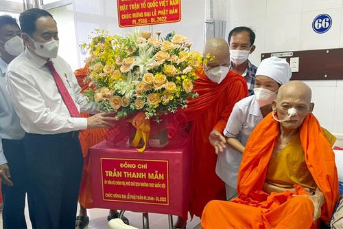 Phó Chủ tịch Thường trực Quốc hội Trần Thanh Mẫn thăm, chúc mừng Hòa thượng Dương Nhơn