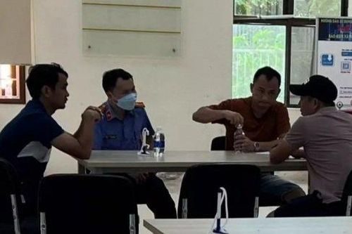 Nhân viên bảo vệ bưu điện tử vong tại nơi làm việc