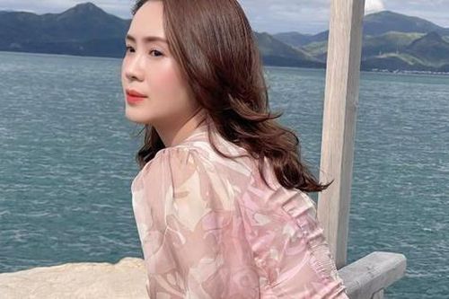 Hồng Diễm khoe cận cảnh nhan sắc và vóc dáng, vòng eo đặc biệt gây chú ý