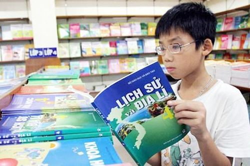 Hà Nội thành lập 38 hội đồng thẩm định sách giáo khoa mới năm 2022