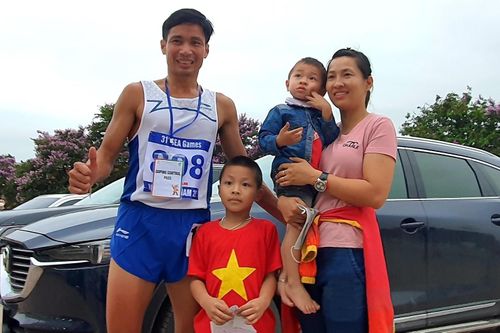 Vợ Nguyễn Văn Lai: 'Nhiều lúc buồn tủi, muốn chồng nghỉ chạy'