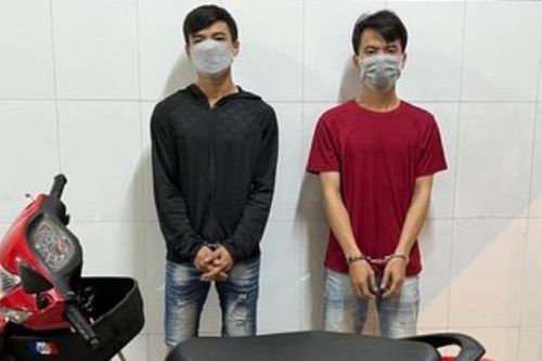 Truy nhanh cặp đôi táo tợn vào quán cà phê cướp giật điện thoại