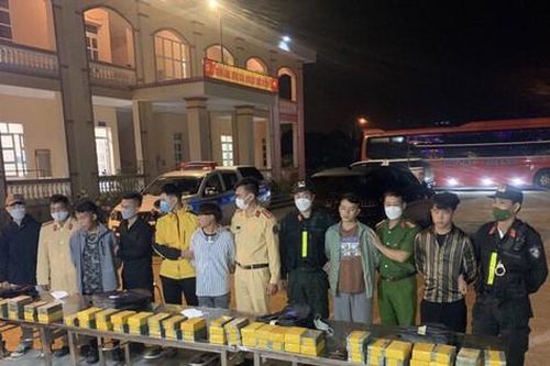 Bắt giữ 4 đối tượng vận chuyển 115 bánh heroin