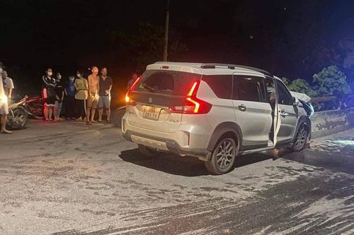 Bắc Ninh: Đâm vào lan can cầu, tài xế và người ngồi cạnh tử vong