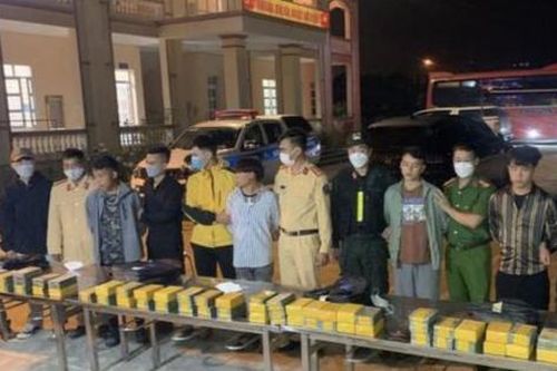 Bắt giữ 4 đối tượng, thu giữ 115 bánh heroin