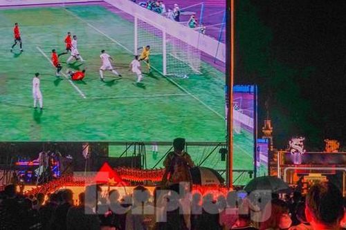 Đường Nguyễn Huệ cấm xe để chiếu trực tiếp trận bán kết SEA Games 31 của U23 Việt Nam