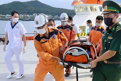 Hai người nước ngoài bị nạn trên biển Khánh Hòa