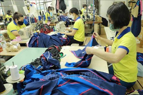 Đơn hàng dồi dào, doanh nghiệp dệt may vẫn gặp khó