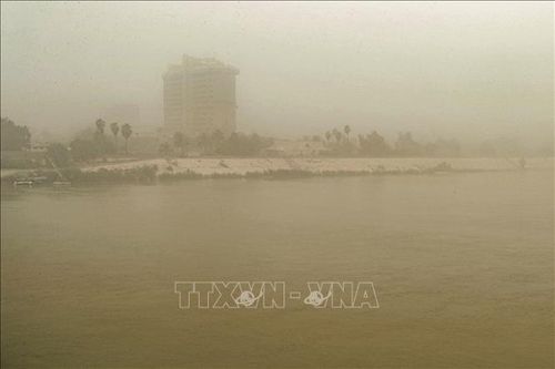 Iraq lại hứng chịu bão bụi khiến các sân bay, trường học phải đóng cửa