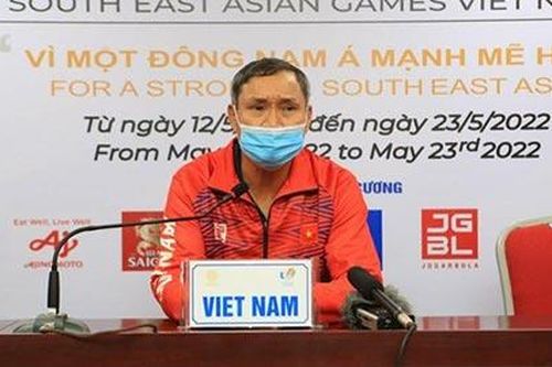 HLV Mai Đức Chung nói gì khi ĐT nữ Việt Nam gặp Myanmar tại bán kết?