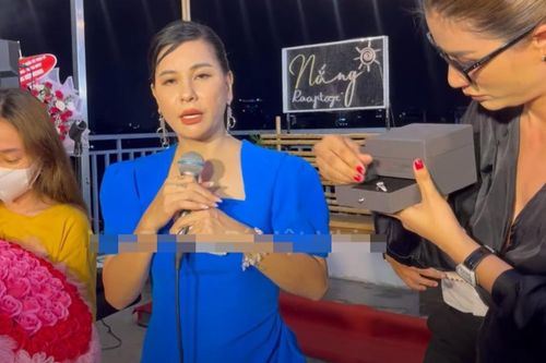 Cát Phượng được Việt Kiều tỏ tình, nghẹn ngào nói: 'Nếu hợp nhau thì chúng ta sẽ tiến xa hơn'