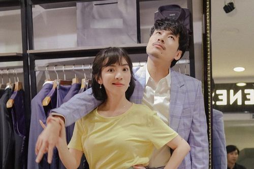 Giữa bão drama của đồng nghiệp, Thu Trang lên tiếng đầy ẩn ý: 'Tâm bất biến giữa dòng đời vạn biến'
