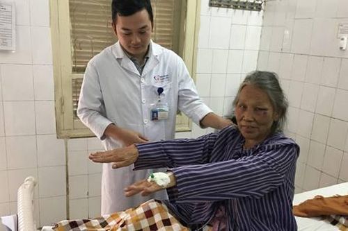 Cứu bệnh nhân 73 tuổi nhồi máu não bằng phương pháp tiêu sợi huyết