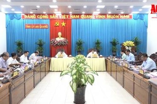 Thường trực Tỉnh ủy An Giang họp giao ban đánh giá tình hình thực hiện nhiệm vụ chính trị