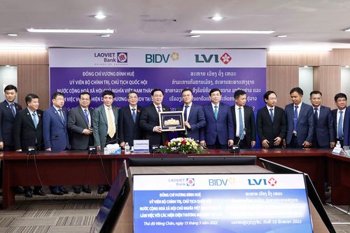 Chủ tịch Quốc hội đề nghị BIDV phát huy hơn lợi thế tại thị trường Lào